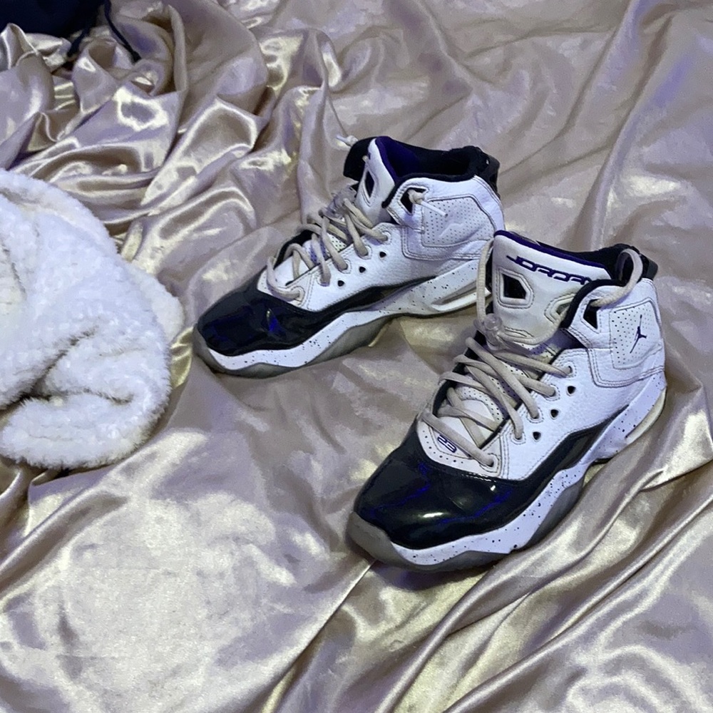 Jordan shoes✅ - Picture 2 of 4